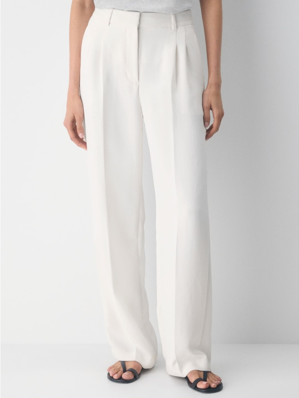 Aritzia Effortless Pants in Light Birch